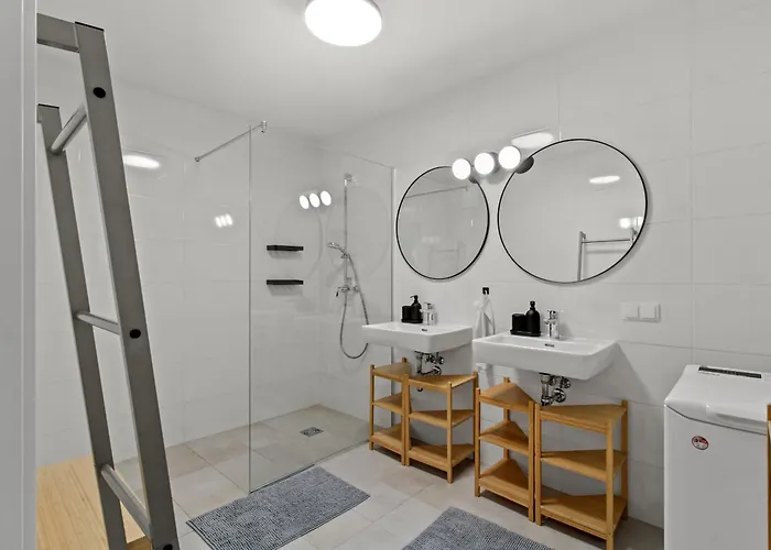 Balcony I On-site Parking 19,90 Per Day * Bécs